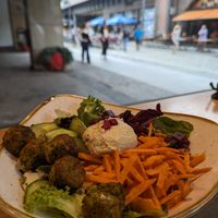 Vegan falafel bowl at Dean & David - Friedrichstr in Berlin