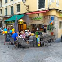 Front and terrace at Le Falafel in Nice