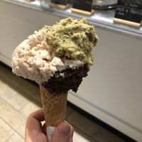Pistacchio, mandorla e cioccolato fondente dark   at Gelato San Lorenzo in Rome