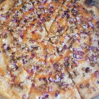 Buffalo chik'n pizza at Troy's Italian Kitchen in Arlington