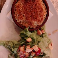 Crumble di quinoa e funghi vegano con insalata at La Compagnie des Chats in Avignon