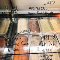 Vegan ice creams at Fell and Cole in Seoul