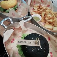 burgers at Vita Italian Burger in Milan