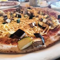 Vegane Pizza mit Aubergine und Zucchini at Else am See in Schuettorf