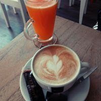 Coffee with oat milk and orange juice at Top Coffee Shop in Cadiz
