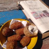 Paddestoelenkroketjes at Elements Beach in S-gravenzande