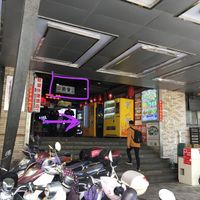 The entrance and sign. Don’t take stairs up! Take first right. Walk till you have to turn (to left) - it goes slightly uphill. Walk and watch on your right till you see Leshanzha at Leshanzhai in Kunming