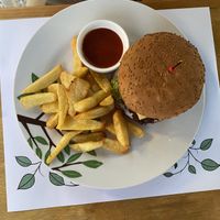 Veganer Cheeseburger   at Pulse in Crete