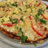Deep dish pizza at Pulse in Crete