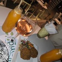 Falafeln, Saft, alkoholfreien Wein at Pulse in Crete