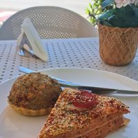Lasanha e um salgado com nome indecifrável, mas delicioso at Paradise Food in Budva