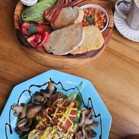 Big breakfast and vegan bacon benny with added mushrooms at Doko Demo V in West Burleigh