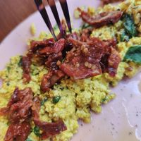 Tofu scramble at La Tienda de Los Unicornios in Granada