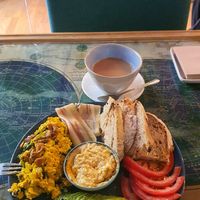 Desayuno completo at La Tienda de Los Unicornios in Granada