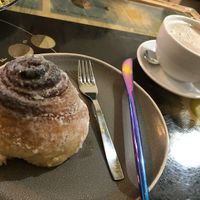 Rollo de canela y chai   at La Tienda de Los Unicornios in Granada