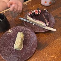 Snickers bar and cheesecakee  at La Tienda de Los Unicornios in Granada