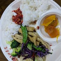 variety of dishes at Qin Xin Vegetarian in Yiwu