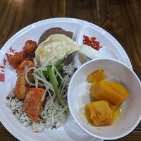 variety of dishes at Qin Xin Vegetarian in Yiwu