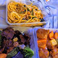 Top clockwise : Mi Goreng 👍, Sweet and sour pork and rice 👍, pepper beef and veggies at Vegie Mum in Fitzroy