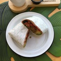 Este wrap es delicioso  at Plantivora in Leon