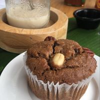 Chai latte y muffin  at Plantivora in Leon