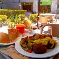 Outside the shop/restaurant at Celeiro - Roma in Lisbon