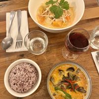 Mikati 👆🏼 and Panang Curry 👇🏼  at Kapunka Vegan in Paris