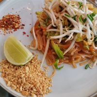 Pad Thai at Kapunka Vegan in Paris