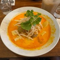 Massaman Curry Noodles at Kapunka Vegan in Paris