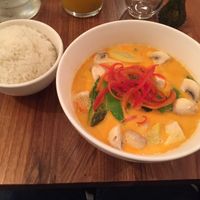 Yellow curry at Kapunka Vegan in Paris