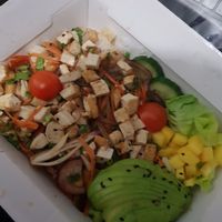 Take away poke bowl 15€ at Kapunka Vegan in Paris