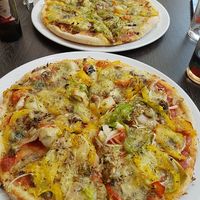 large pizzas at Pizza Break in Torhout