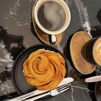 Vegan cinnamon bun  at Hampton & Vouis in Manchester