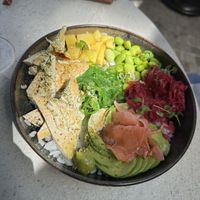 Poke bowl met tofu  at De Eetboetiek V.O.F. in Sluis