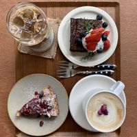 Ice lavender latte, brownie, hot rose latte, pomegranate raspberry cake  at Pyeongsangshi 평상시 in Seoul