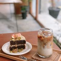 Iced soya coffee & Earl grey and fig vegan cake at Pyeongsangshi 평상시 in Seoul