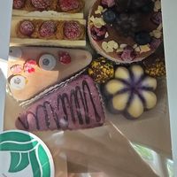 Schokolade, Karamell, Waldfrüchte, Zitrone, Sauerkirschen, Heidelbeeren (sowie in Mischung) at Rawissima in Sibiu