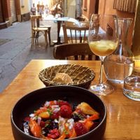 Fresh vegan salad at La Belle Saison in Nice