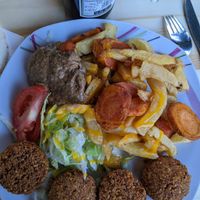 Falafelteller - yum! at Basmah in Berlin