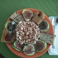 focaccia + cereals + fresh figs at Agriturismo La Lenticchia in Forli