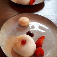 Daifuku filled with red beans paste at Ryukishin - Richelieu in Paris