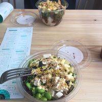 Vegan poké bowl: tofu, edamame, apple, black and brown sesame seeds, rice... at Ohana in Malaga