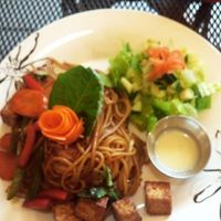 Avompañado de tofu💕🤤 at Thai House in Tijuana