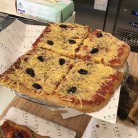 Vegan pizza (vegan cheese) at La Pepite in Marseille