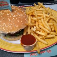 Quinoa Burger at Miss PeppeR in Frechen