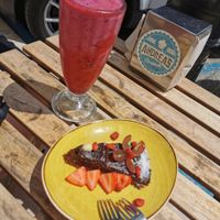 Vegan chocolate cake and smoothie with oat milk at Andrea's Brunch in Tarifa