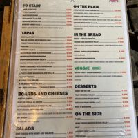 Full Menu with veggie option indicated at Villa 6 in Sintra