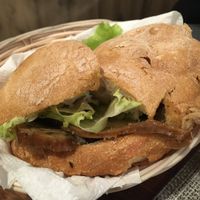 Vegan seitan sandwich at Villa 6 in Sintra