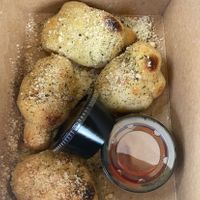 imagine spending $10 on only garlic knots for takeout Haha that would be dumb i would never do that 😶 at Ethos Vegan Kitchen in Winter Park