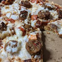 vegan pizza at Ethos Vegan Kitchen in Winter Park